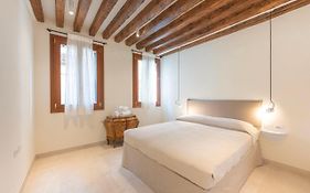 Grifalcon D'Oro - Venice City Center